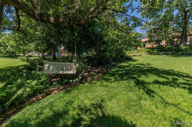 3540 Wintergreen Lane, St Louis, MO 63125