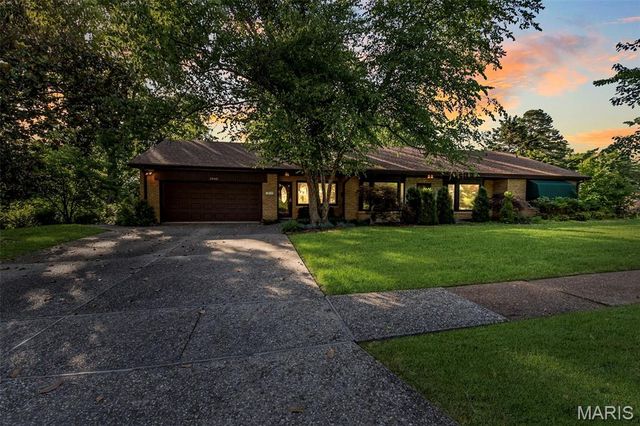 3540 Wintergreen Lane, St Louis, MO 63125