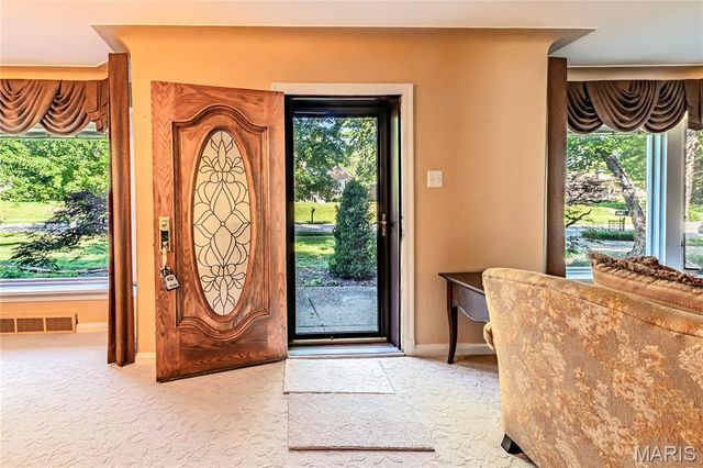 3540 Wintergreen Lane, St Louis, MO 63125