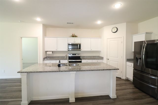 736 Richmond Drive, Lavon, TX 75166