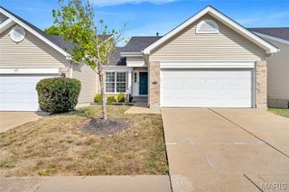 843 Whispering Village Circle, Ballwin, MO 63021