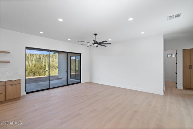 42855 N 22ND Street, New River, AZ 85087