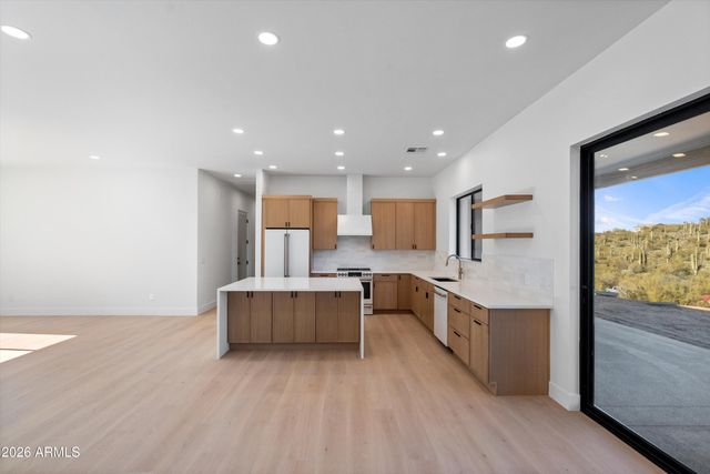 42855 N 22ND Street, New River, AZ 85087