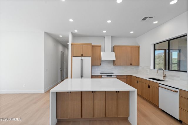 42855 N 22ND Street, New River, AZ 85087