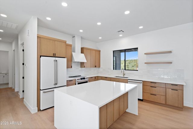 42855 N 22ND Street, New River, AZ 85087