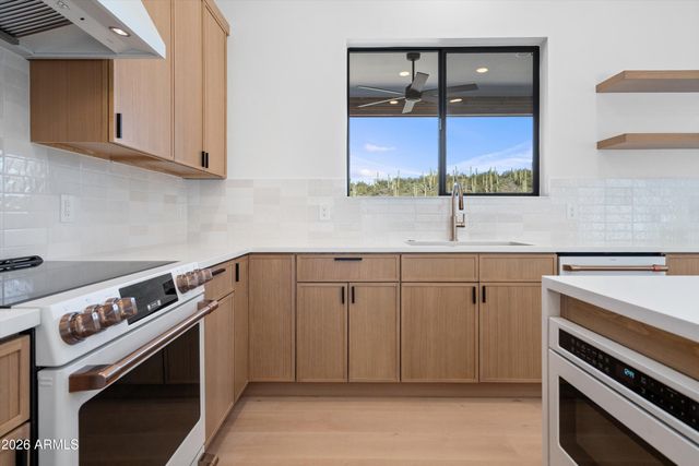 42855 N 22ND Street, New River, AZ 85087