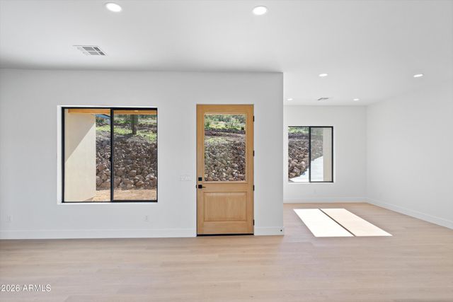 42855 N 22ND Street, New River, AZ 85087