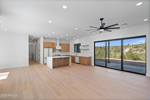 42855 N 22ND Street, New River, AZ 85087