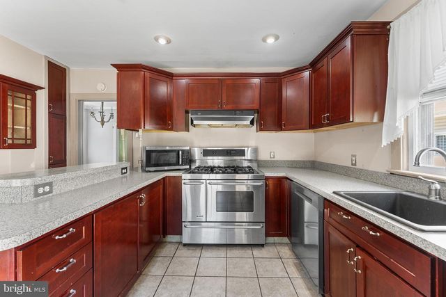 419 ELM AVE, Riverton, NJ 08077