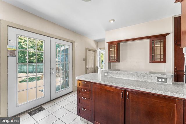419 ELM AVE, Riverton, NJ 08077