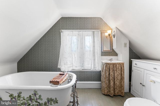 419 ELM AVE, Riverton, NJ 08077
