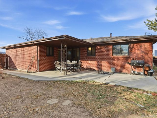 3206 Vaughn Street N, Aurora, CO 80011