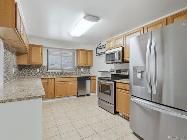 3206 Vaughn Street N, Aurora, CO 80011