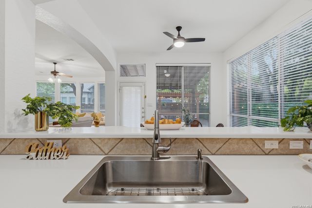 487 Covered Bridge, Schertz, TX 78154