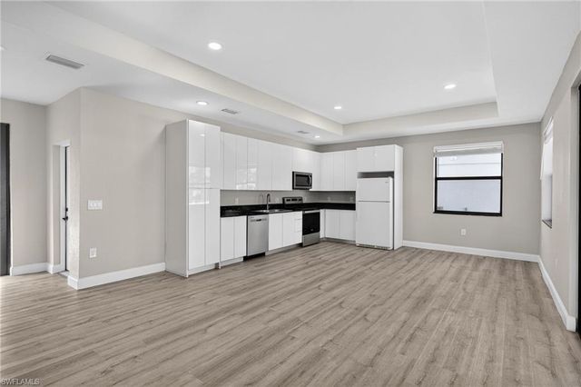 128 Viewpoint DR, Lehigh Acres, FL 33972