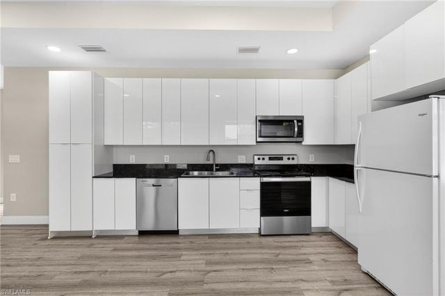 128 Viewpoint DR, Lehigh Acres, FL 33972