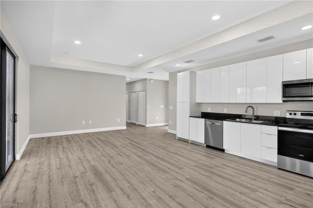 128 Viewpoint DR, Lehigh Acres, FL 33972