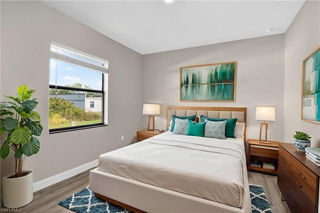 128 Viewpoint DR, Lehigh Acres, FL 33972