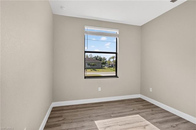 128 Viewpoint DR, Lehigh Acres, FL 33972