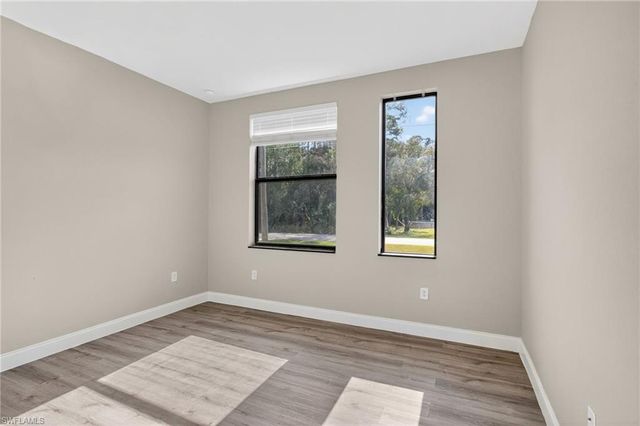 128 Viewpoint DR, Lehigh Acres, FL 33972