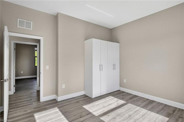 128 Viewpoint DR, Lehigh Acres, FL 33972