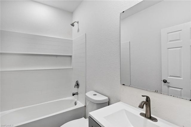 128 Viewpoint DR, Lehigh Acres, FL 33972