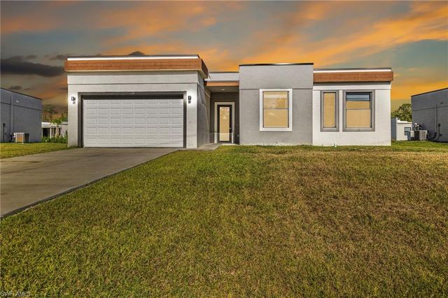 128 Viewpoint DR, Lehigh Acres, FL 33972