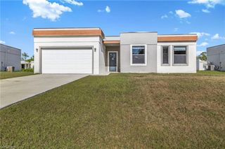128 Viewpoint DR, Lehigh Acres, FL 33972