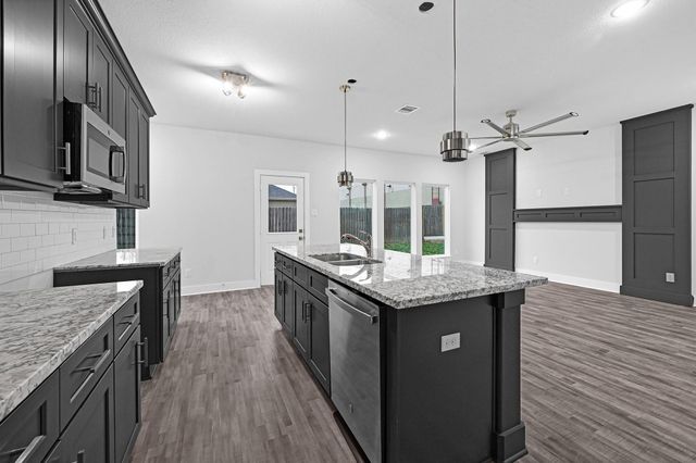 4675 Bellfort Street B, Houston, TX 77051