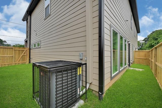 4675 Bellfort Street B, Houston, TX 77051