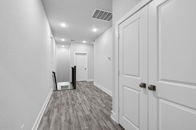 4675 Bellfort Street B, Houston, TX 77051