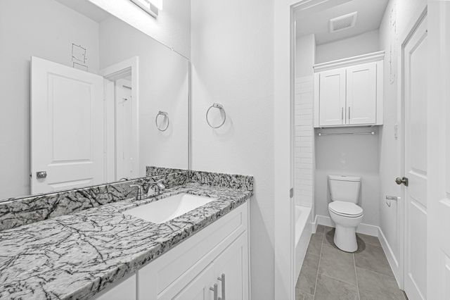 4675 Bellfort Street B, Houston, TX 77051