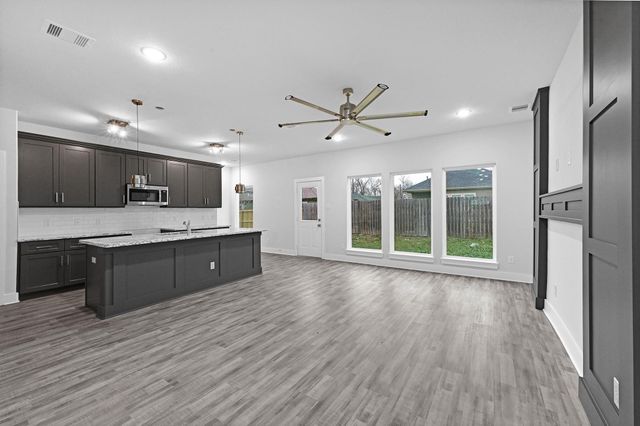 4675 Bellfort Street B, Houston, TX 77051