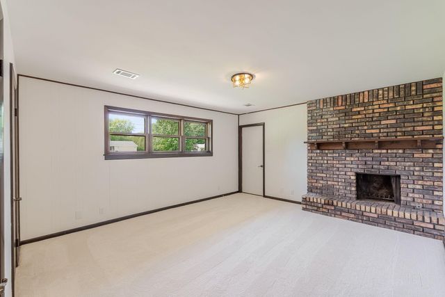 243 S 150 E, Valparaiso, IN 46383