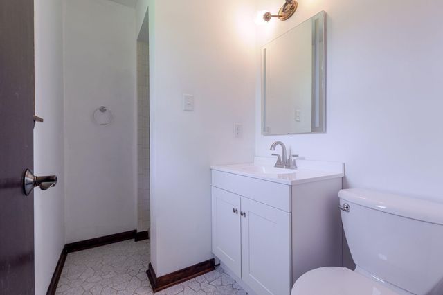 243 S 150 E, Valparaiso, IN 46383