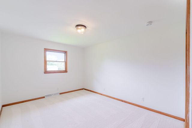 243 S 150 E, Valparaiso, IN 46383
