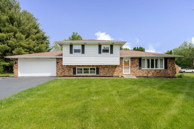 243 S 150 E, Valparaiso, IN 46383