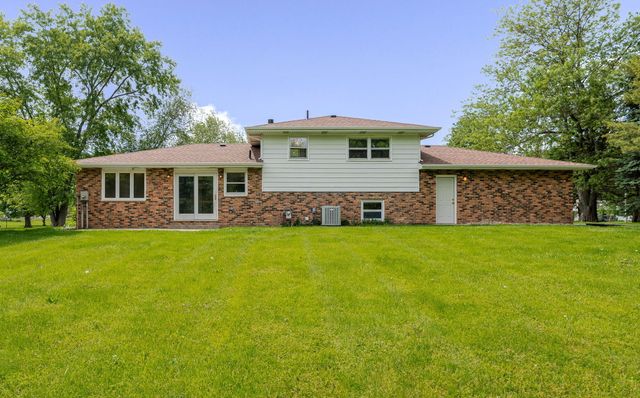 243 S 150 E, Valparaiso, IN 46383