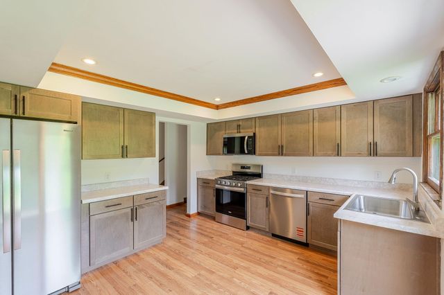 243 S 150 E, Valparaiso, IN 46383