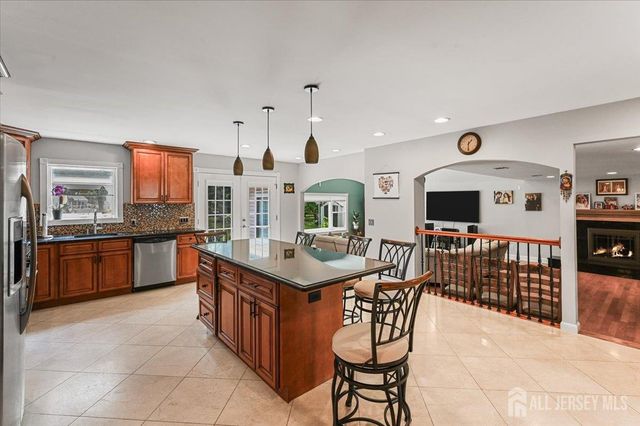8 dusko Drive, Sayreville, NJ 08859