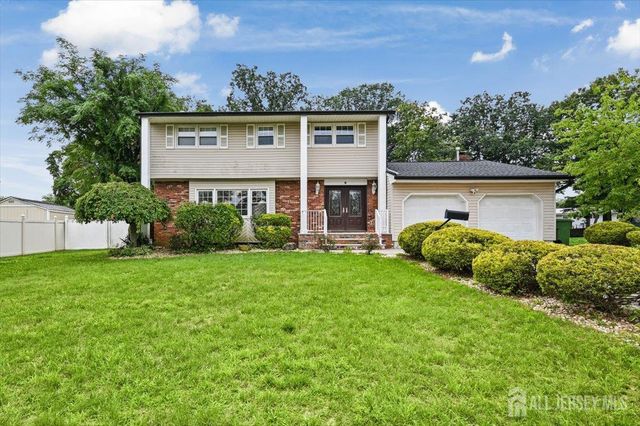 8 dusko Drive, Sayreville, NJ 08859