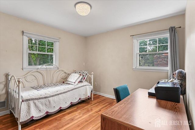 8 dusko Drive, Sayreville, NJ 08859