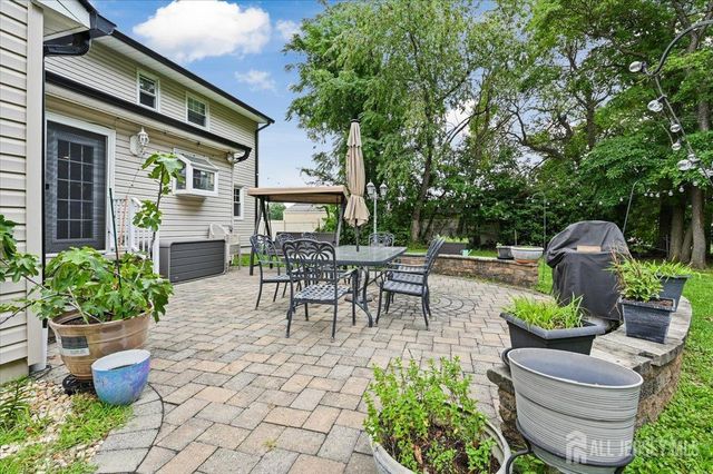 8 dusko Drive, Sayreville, NJ 08859