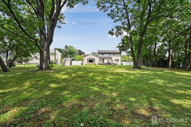 8 dusko Drive, Sayreville, NJ 08859