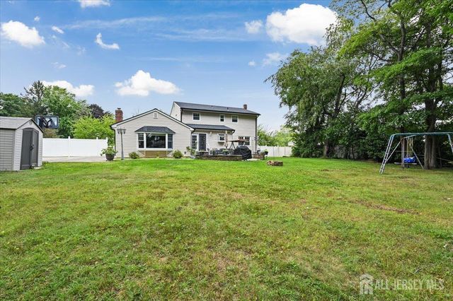 8 dusko Drive, Sayreville, NJ 08859