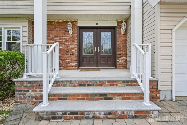 8 dusko Drive, Sayreville, NJ 08859
