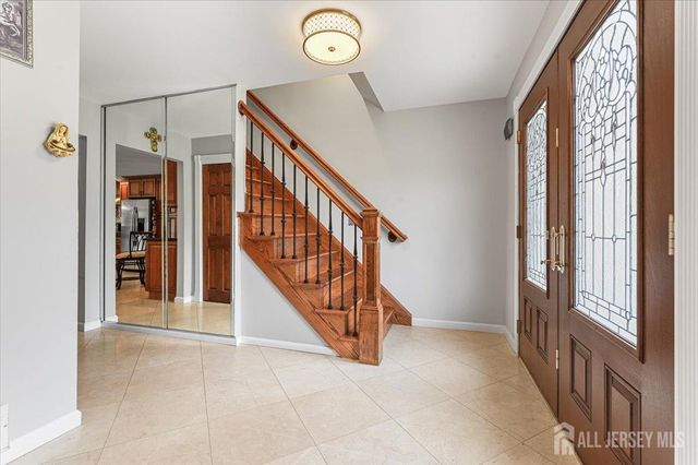 8 dusko Drive, Sayreville, NJ 08859