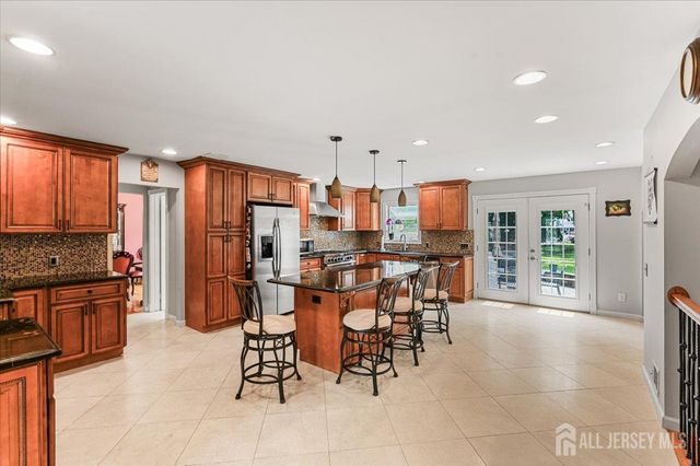 8 dusko Drive, Sayreville, NJ 08859