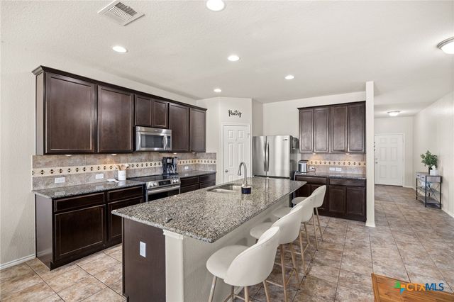 1215 Cozy Creek Drive, Temple, TX 76502