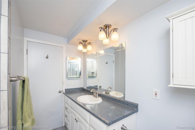 4939 Duchess Drive, Sterling Heights, MI 48310